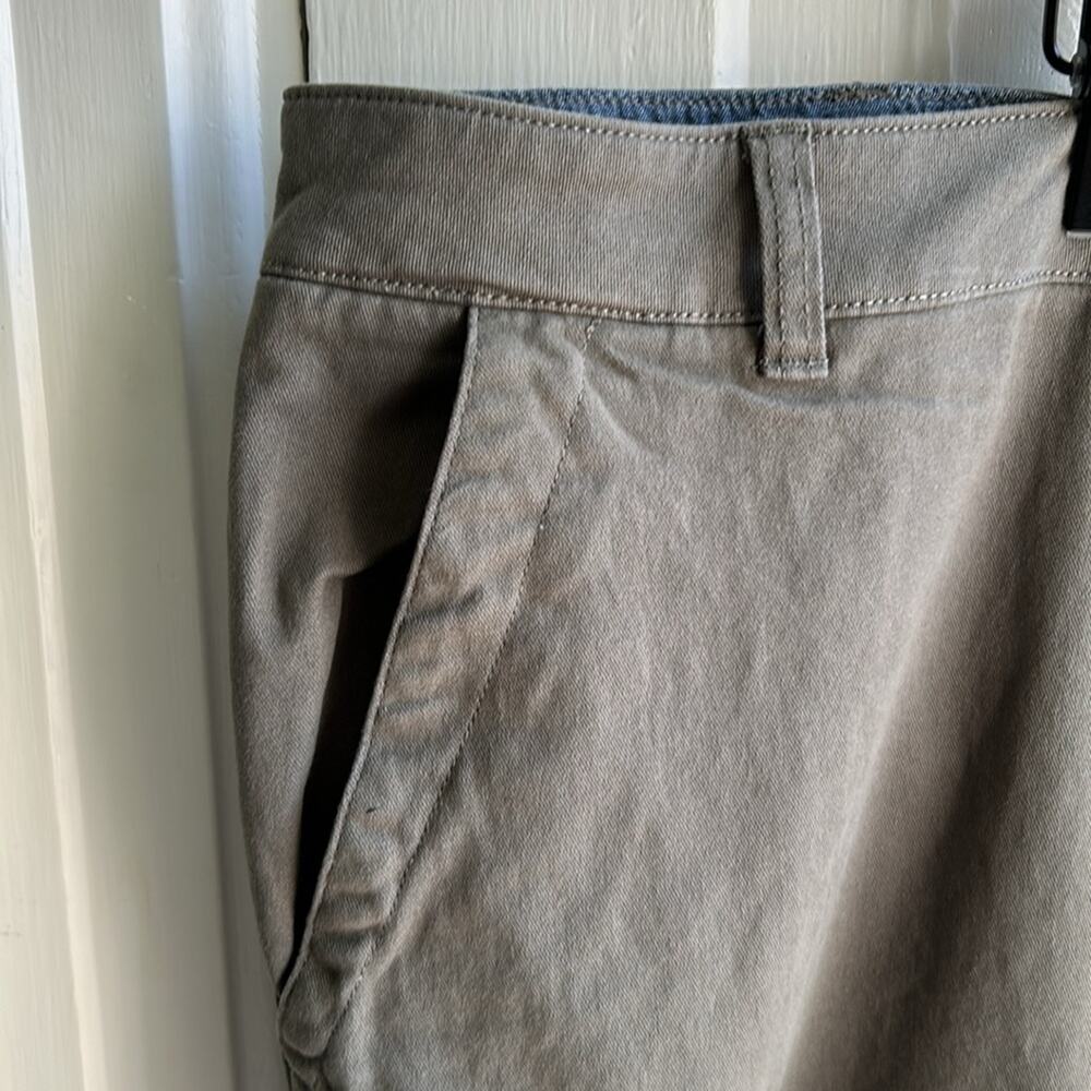 woman within Brown Pants - Picture 3 of 9